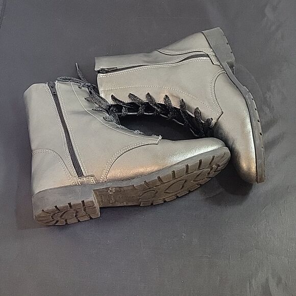 FOREVER 21 LACE UP SIDE ZIPPER CLOSURE ANKLE BOOT - Picture 10 of 15